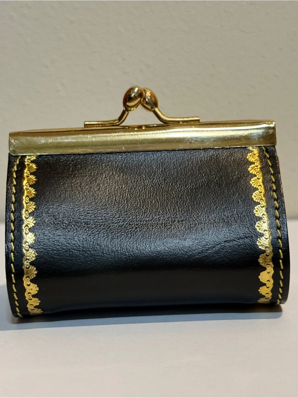 Vintage Fleur de Lis Kiss-Lock Coin Purse in Black and Gold Made in Italy